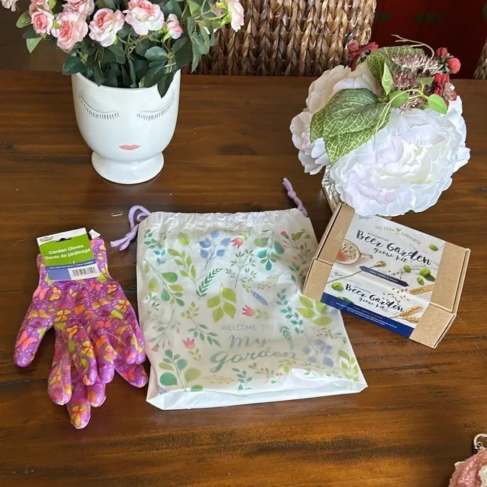 Bundle welcome kit for garden plus gloves all new
